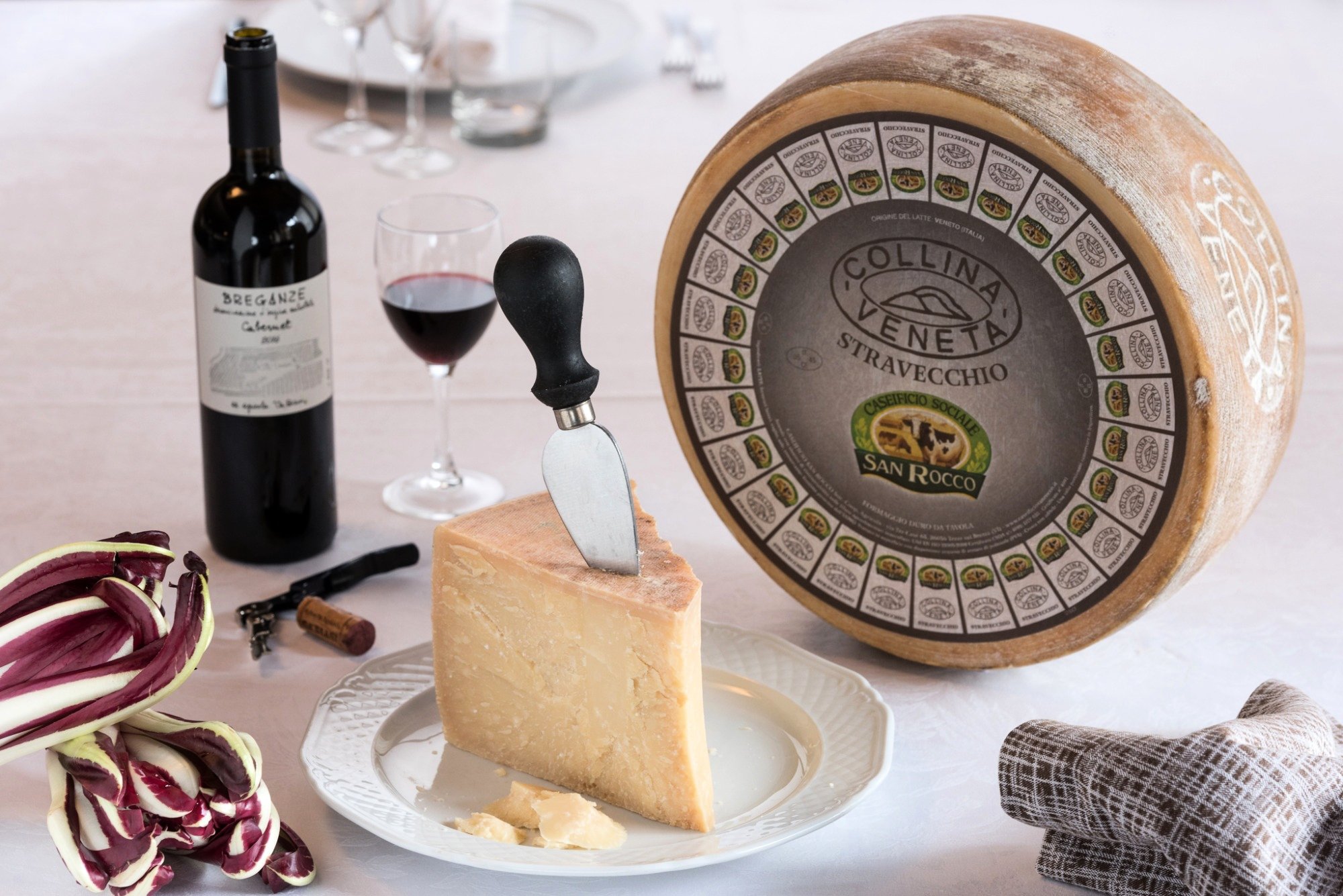 COLLINA VENETO STRAVECCHIO! UN FORMAGGIO MOOOLTO INVITANTE!